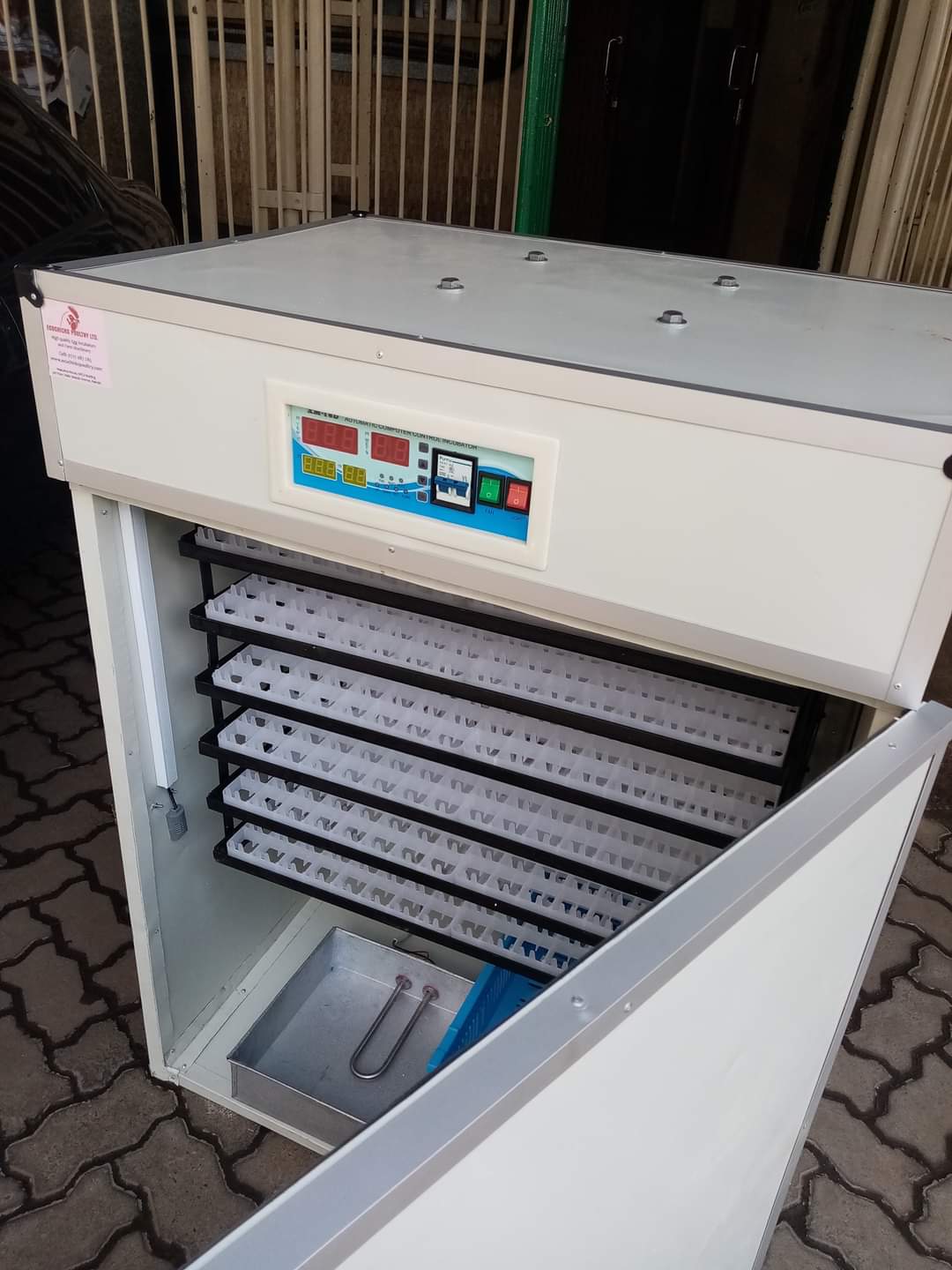 1056 egg incubator