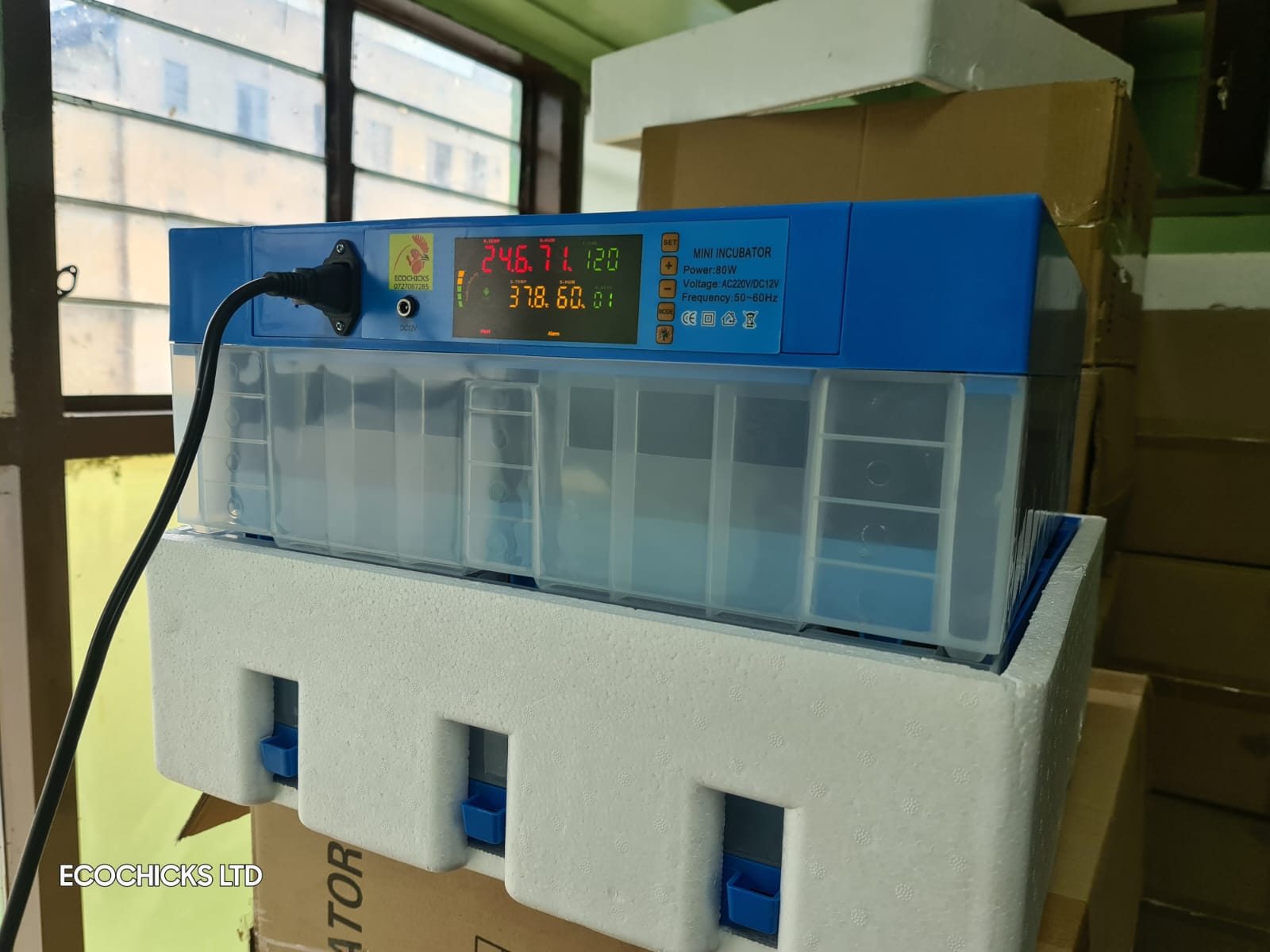 Fully automatic poultry farming solar egg incubator 128 eggs hatchery machine