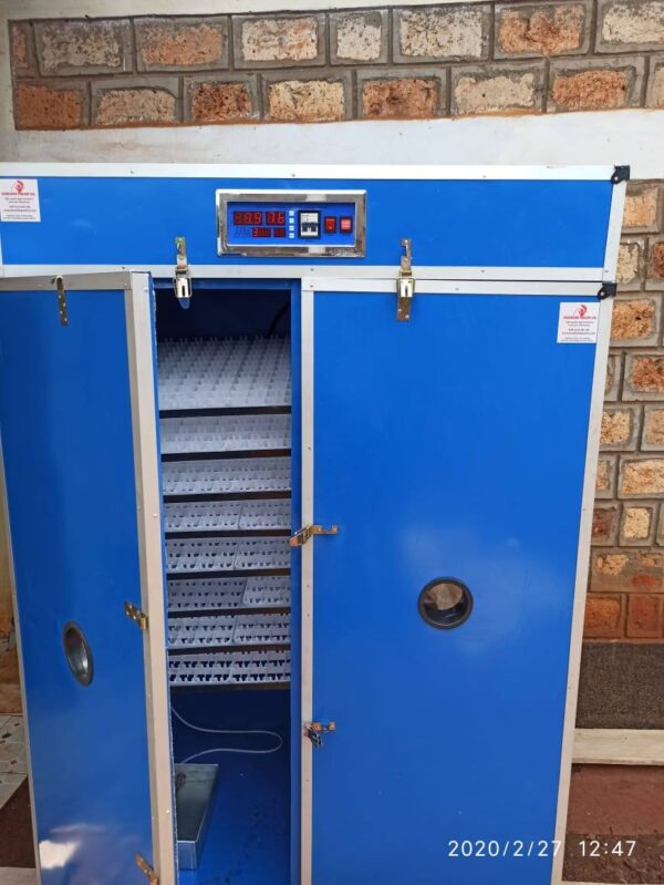 2112 Eggs Commercial hatchery Fully Automatic display temperature/humidity/ Sensor Automatic incubator
